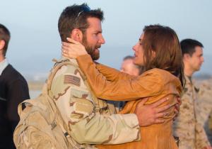 Chris Kyle (Bradley Cooper) and long-suffering wife Taya (Sienna Miller) in American Sniper.
